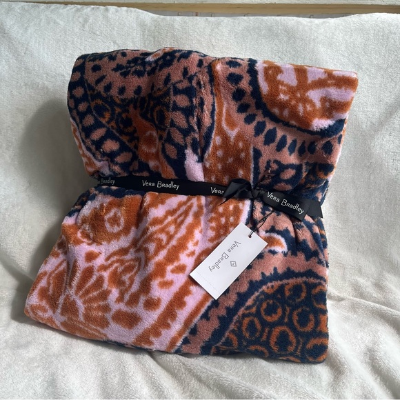 Vera Throw Blanket In Fern Paisley - Picture 3 of 3